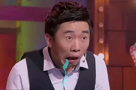 揭秘娱乐圈吃瓜热潮：微博号与封面设计背后的故事