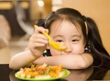 娱乐吃瓜背后的真相与亲子娱乐创新趋势揭秘